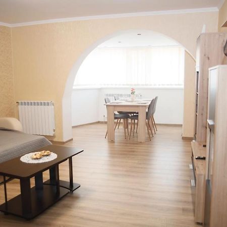 Mio Apartments Focşani Esterno foto
