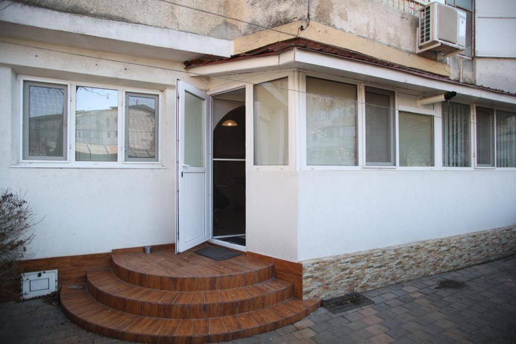 Mio Apartments Focşani Esterno foto